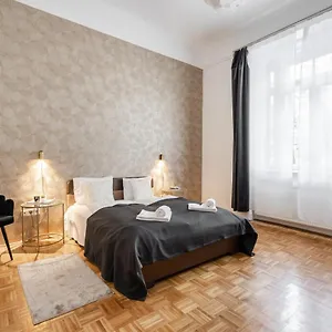  Apartment Bpr Swan Near The Buda Castle